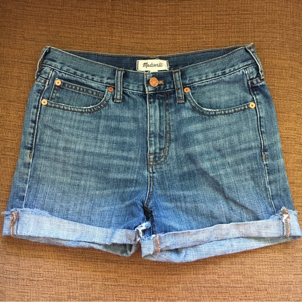 Madewell medium wash denim shorts 25